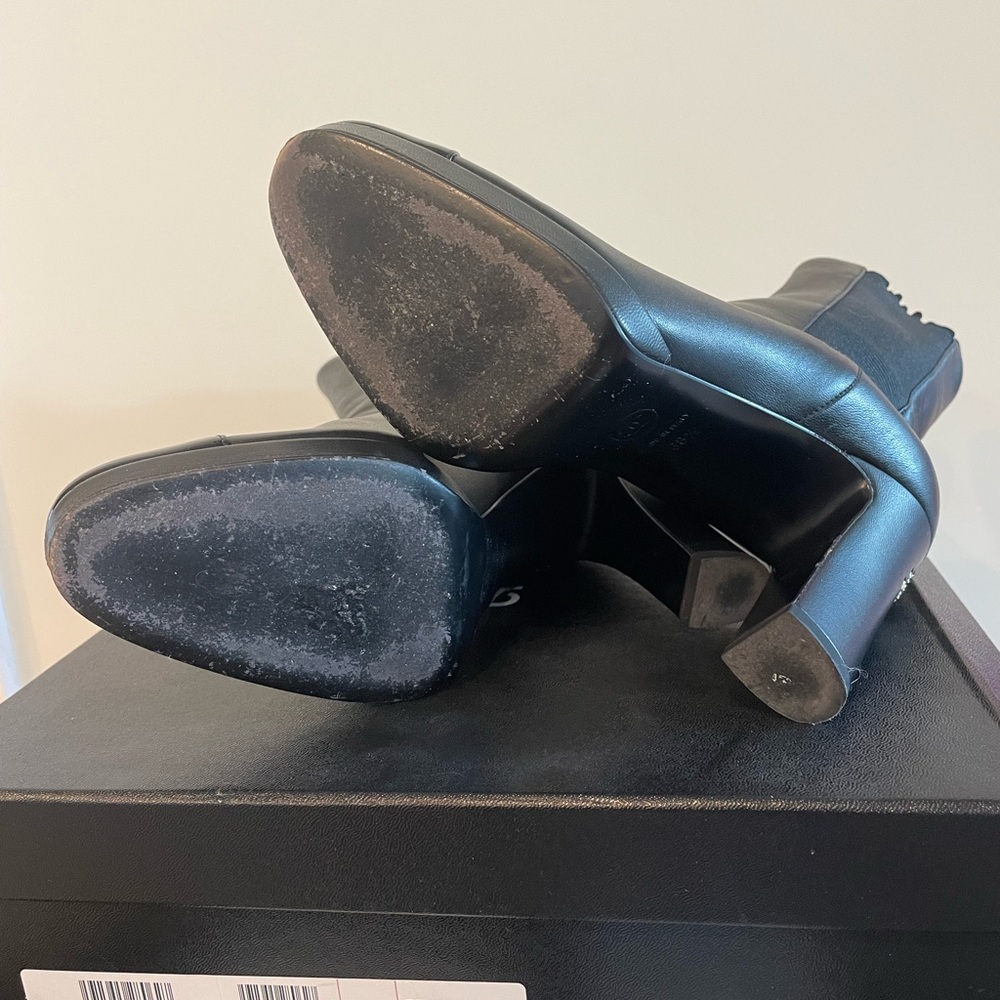 Chanel Lambskin & Patent pull on ankle boots. Ref. G36413 Y54110 94305. Sz. 38.5 - Picture 9 of 11